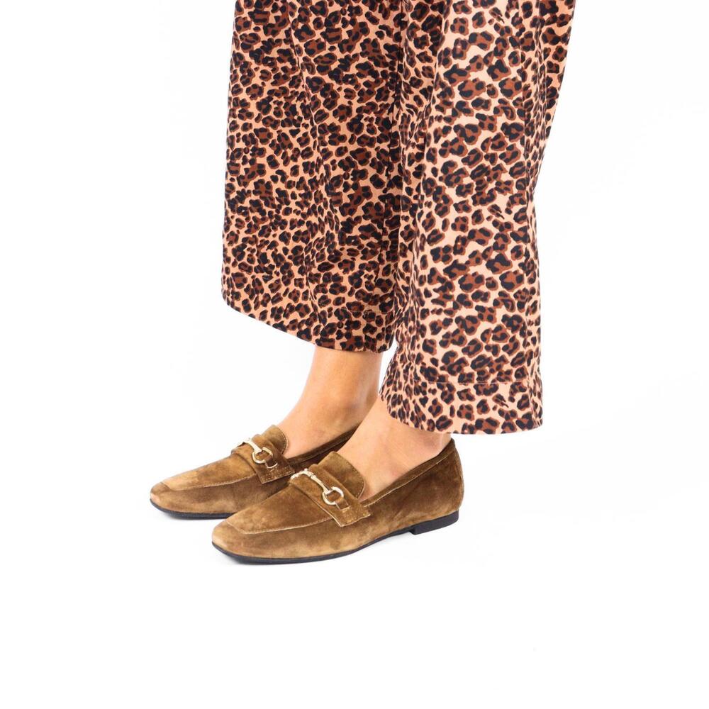 NEW ATELIERS women's cannes loafer in tan suede